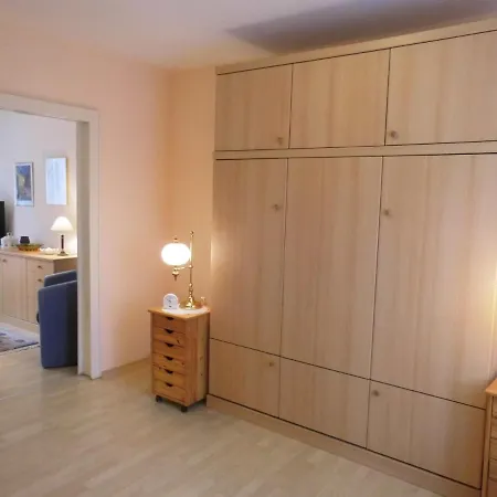 Gut & Gunstig ! Helle, Gemutliche Ferienwohnung Im Erdgeschoss Mit Sep Eingang Ihr Hund Ist Uns Willkommen! Apartment Heiligenhafen
